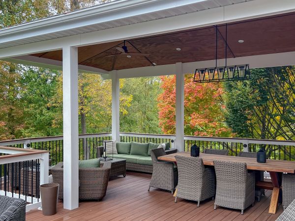 Cost of Deck Enclosure Construction in Salinas