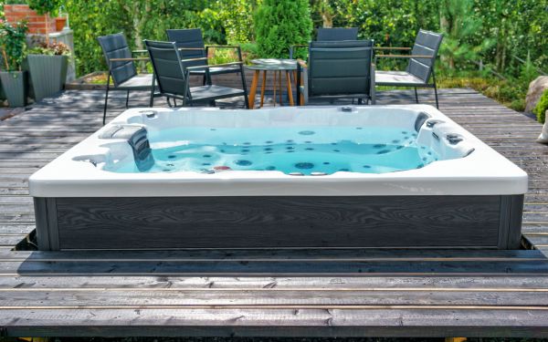 Cost of Spa Deck Remodeling in Salinas